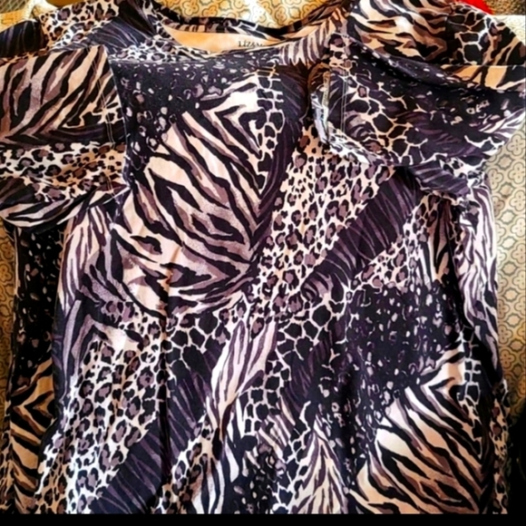 Liz & Me Tops - Liz & Me Zebra print top size 2X 3/4 inch sleeves